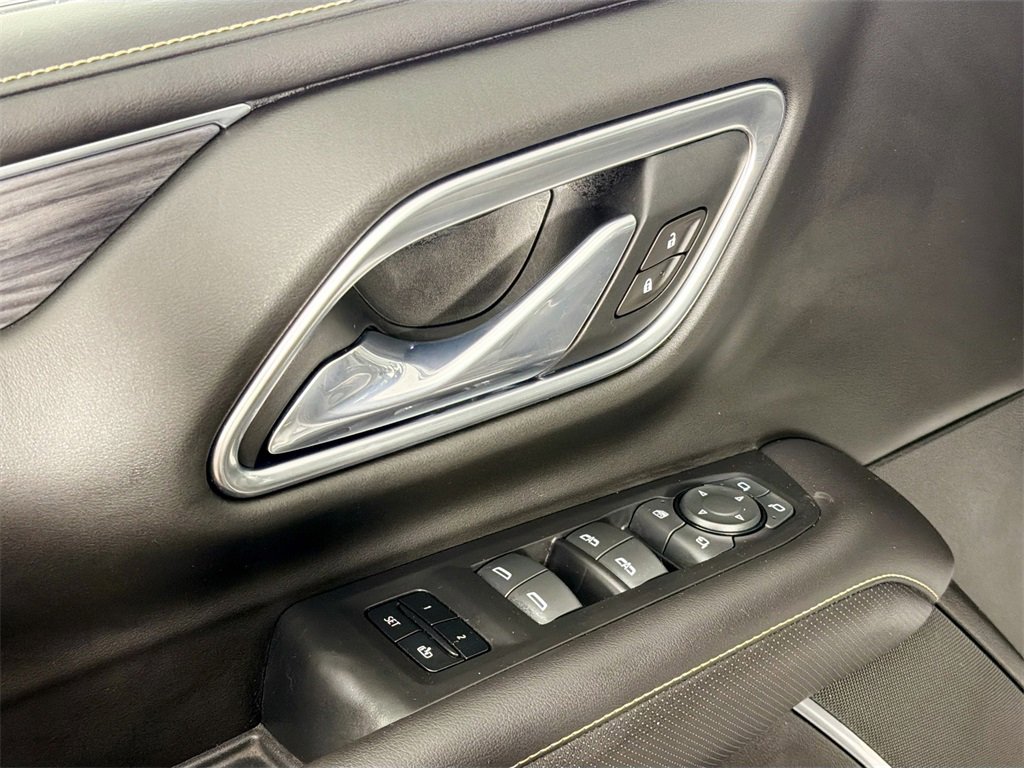 Used 2021 GMC Yukon XL SLT w/ SLT Luxury Plus Package image 17