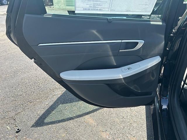 New 2025 Hyundai Sonata Limited image 24