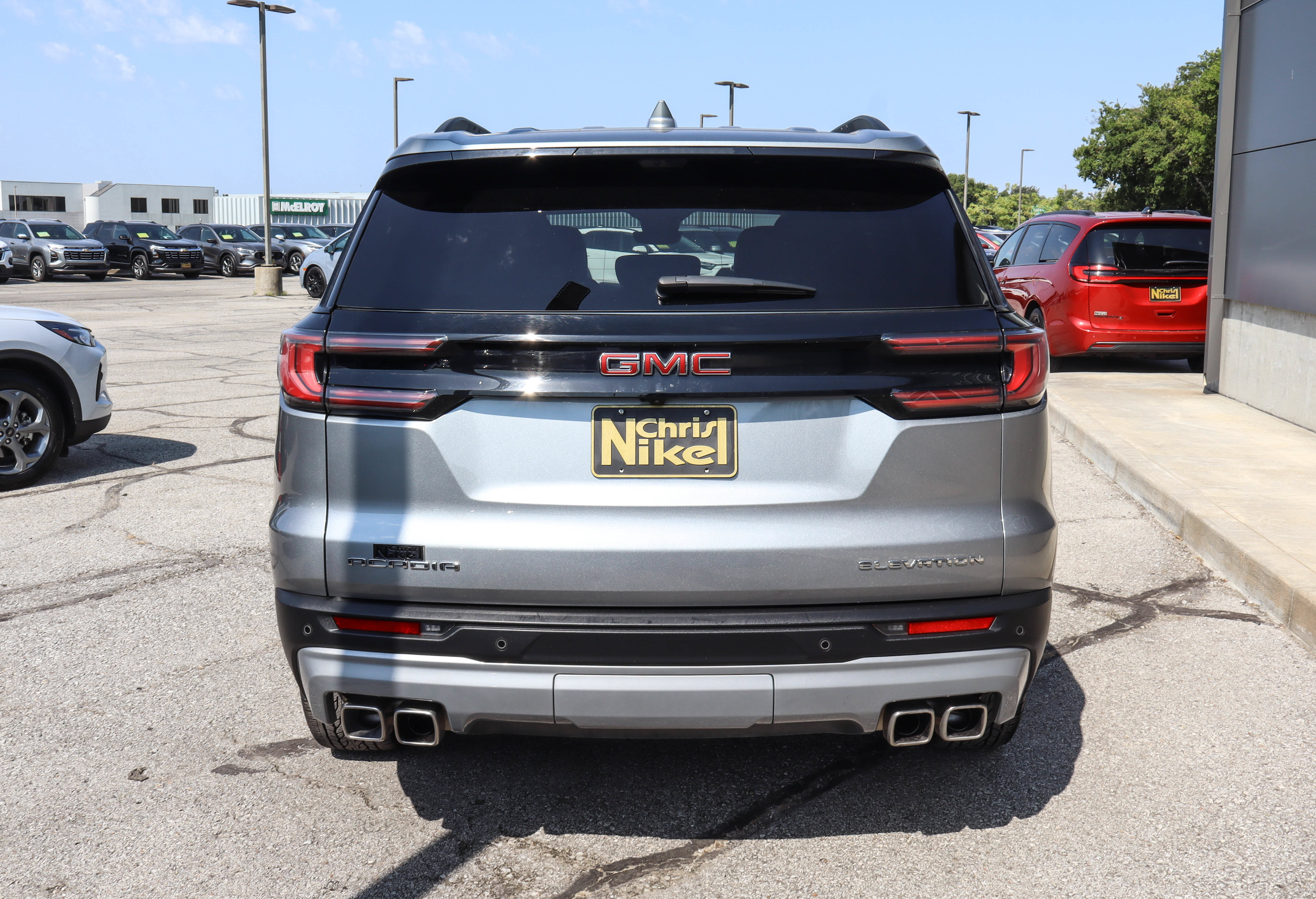 Used 2026 GMC Acadia Elevation w/ Elevation Premium Package FWD image 5
