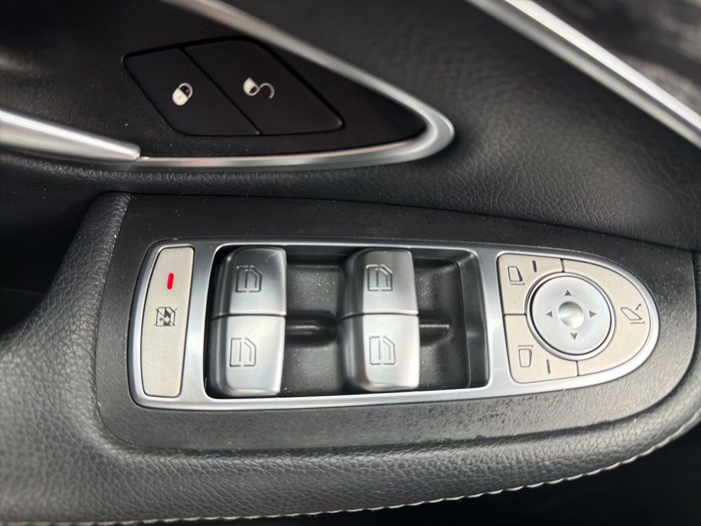 Used 2015 Mercedes-Benz C 400 4MATIC image 34