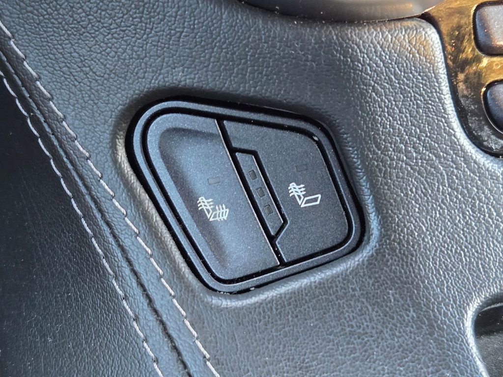 Used 2019 Chevrolet Suburban LT image 20