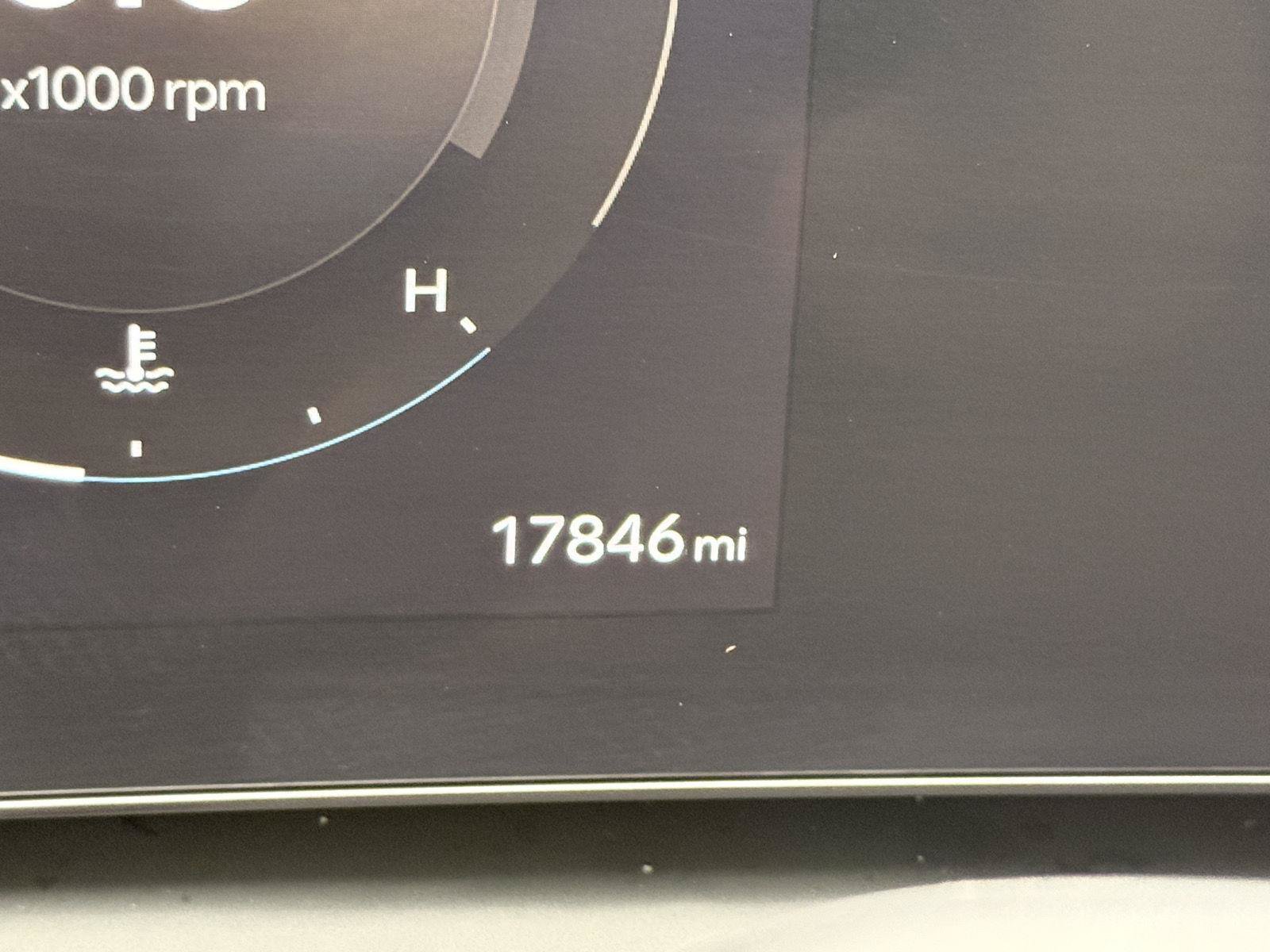 Certified 2025 Hyundai Santa Cruz SEL FWD image 33