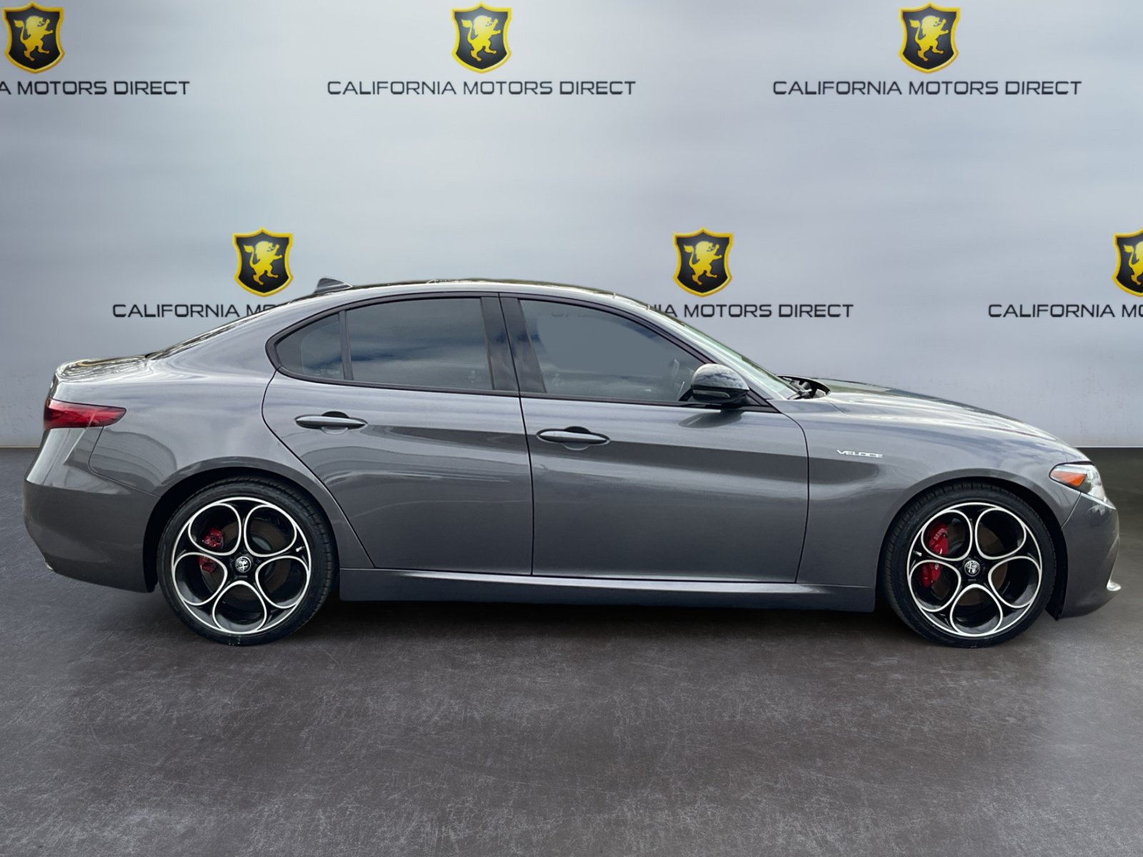 Used 2023 Alfa Romeo Giulia Veloce RWD image 4