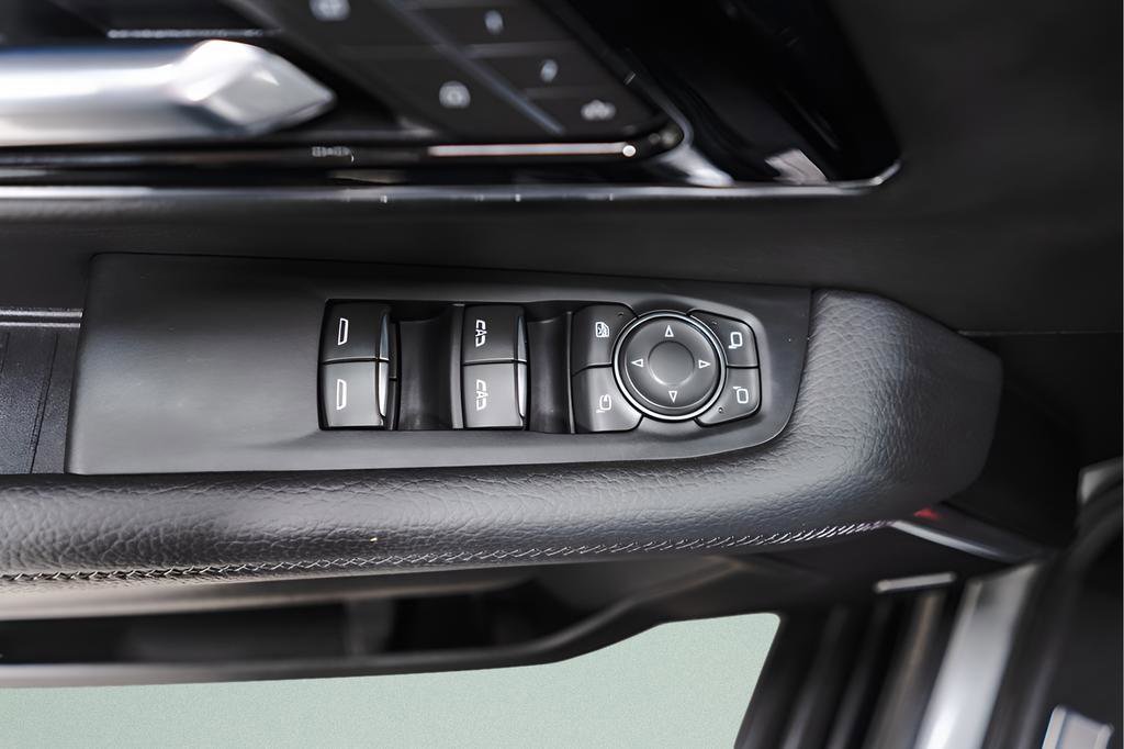 Used 2025 GMC Yukon Denali image 24