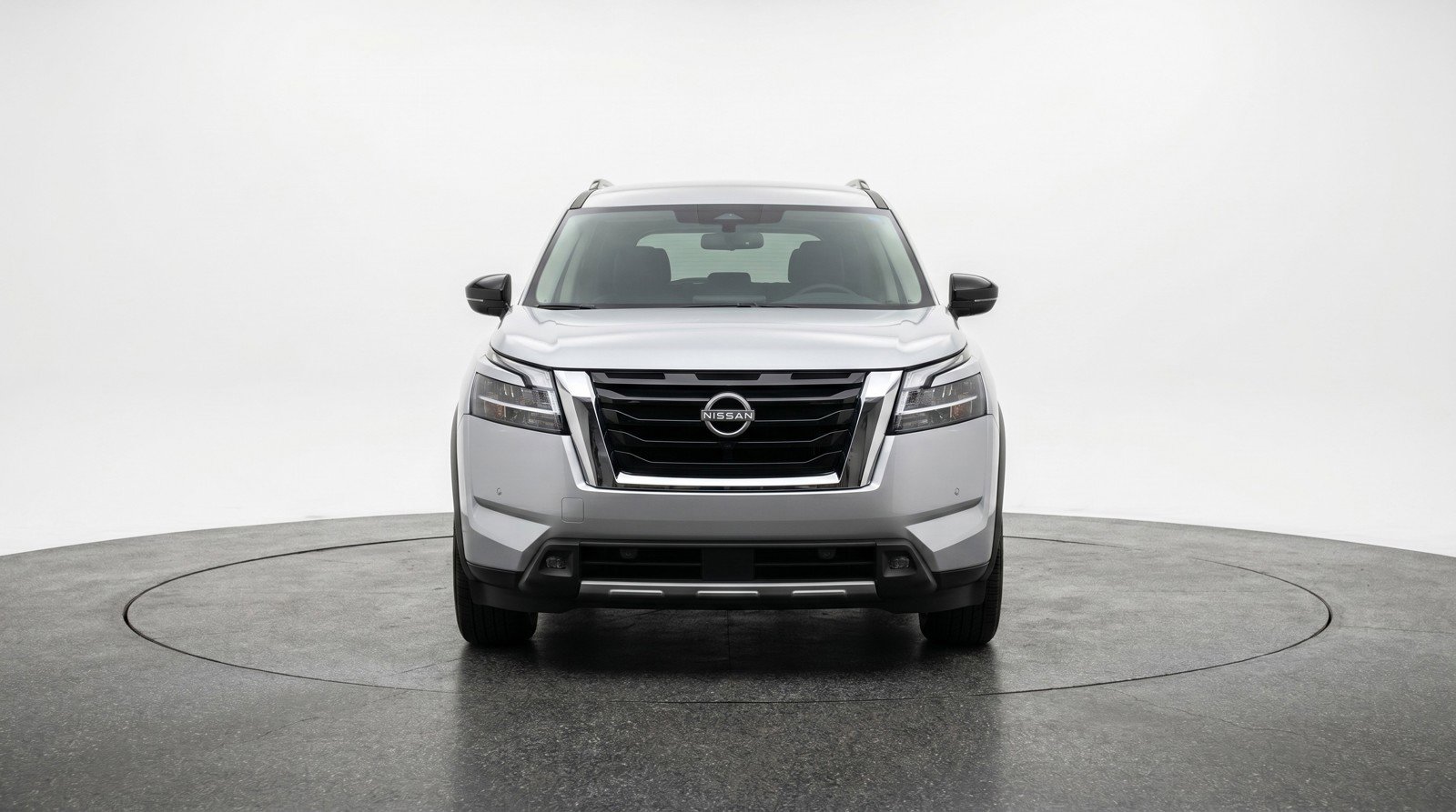 Used 2025 Nissan Pathfinder SV FWD image 2