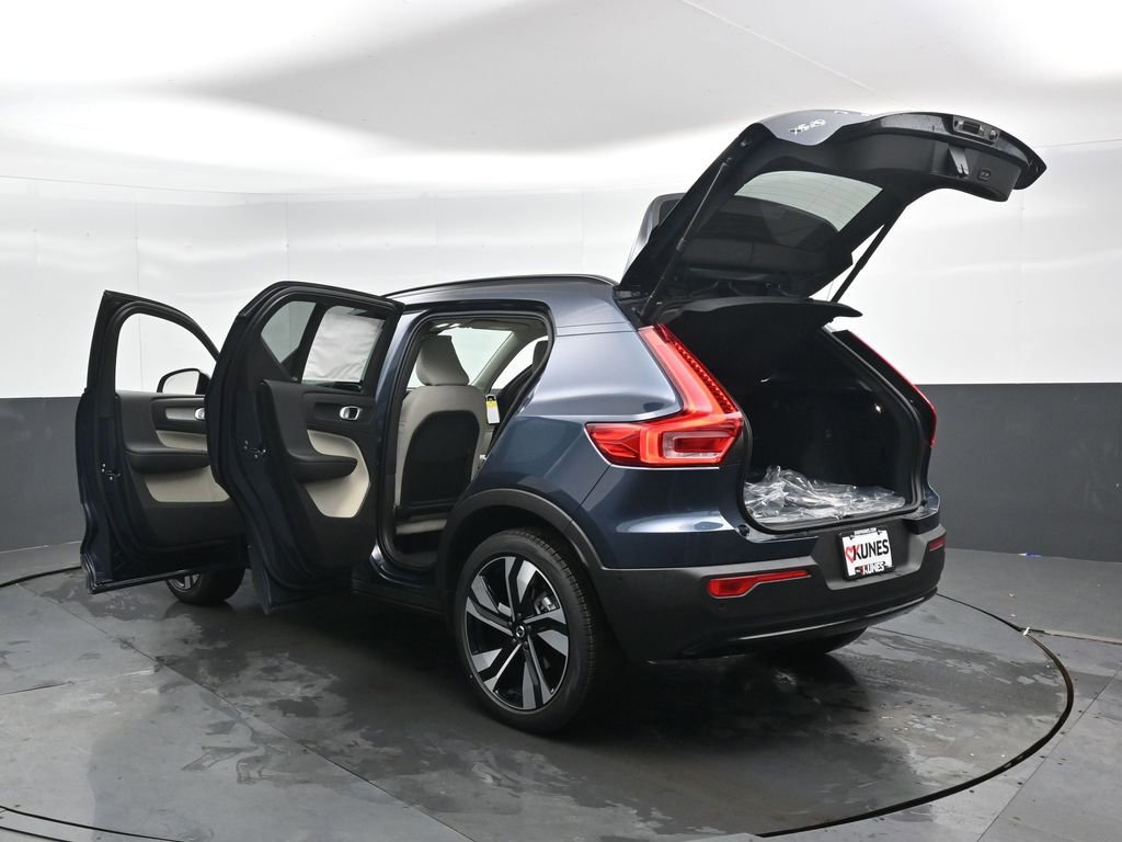 New 2026 Volvo XC40 B5 Ultra w/ Climate Package image 42