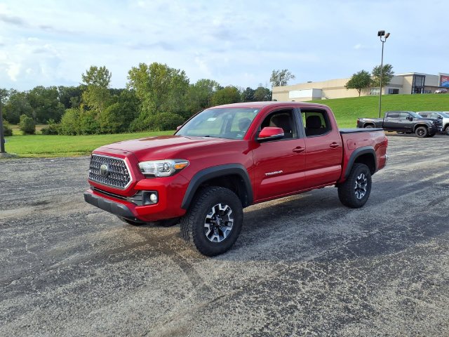 Used 2018 Toyota Tacoma TRD Off-Road AWD/4WD image 12