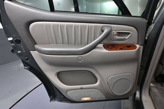 Used 2005 Toyota Sequoia Limited AWD/4WD image 33