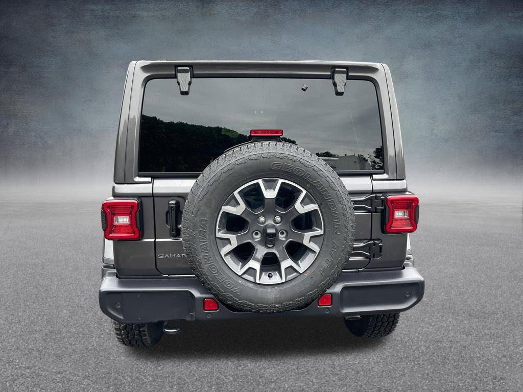 Used 2026 Jeep Wrangler Unlimited Sahara AWD/4WD image 8