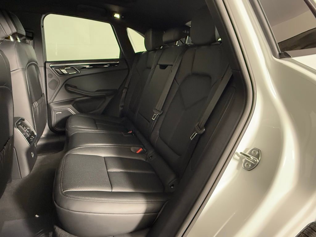 New 2026 Porsche Macan image 24