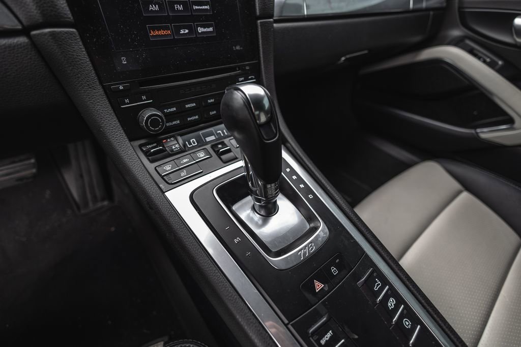 Used 2019 Porsche 718 Cayman RWD image 17