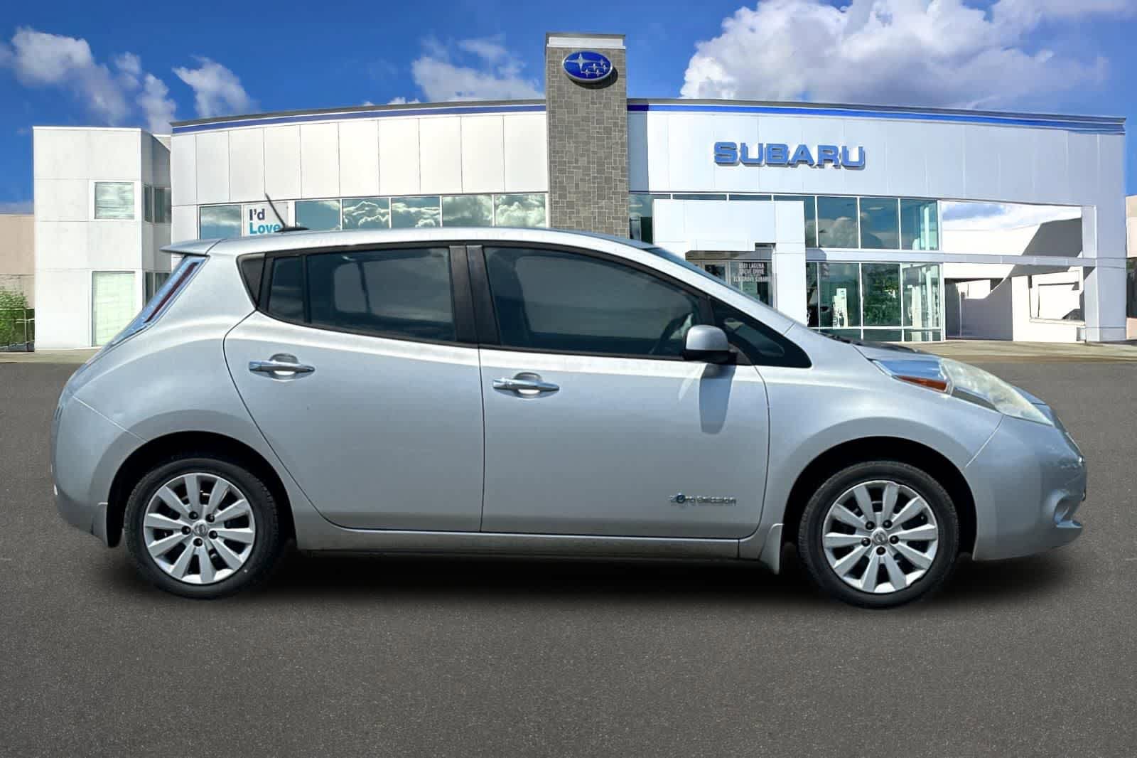 Used 2015 Nissan Leaf S w/ Charge Package FWD image 6