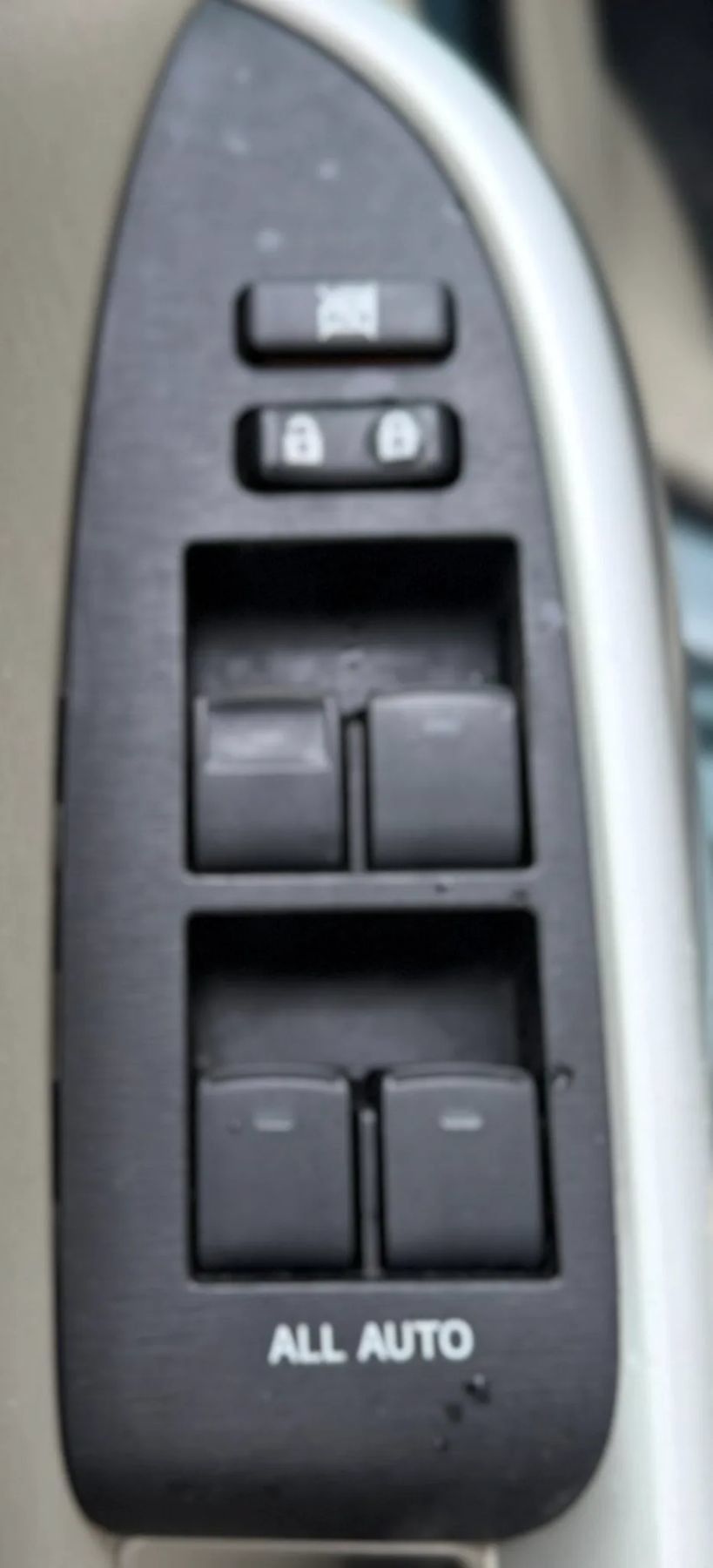 Used 2015 Toyota Prius Two FWD image 23