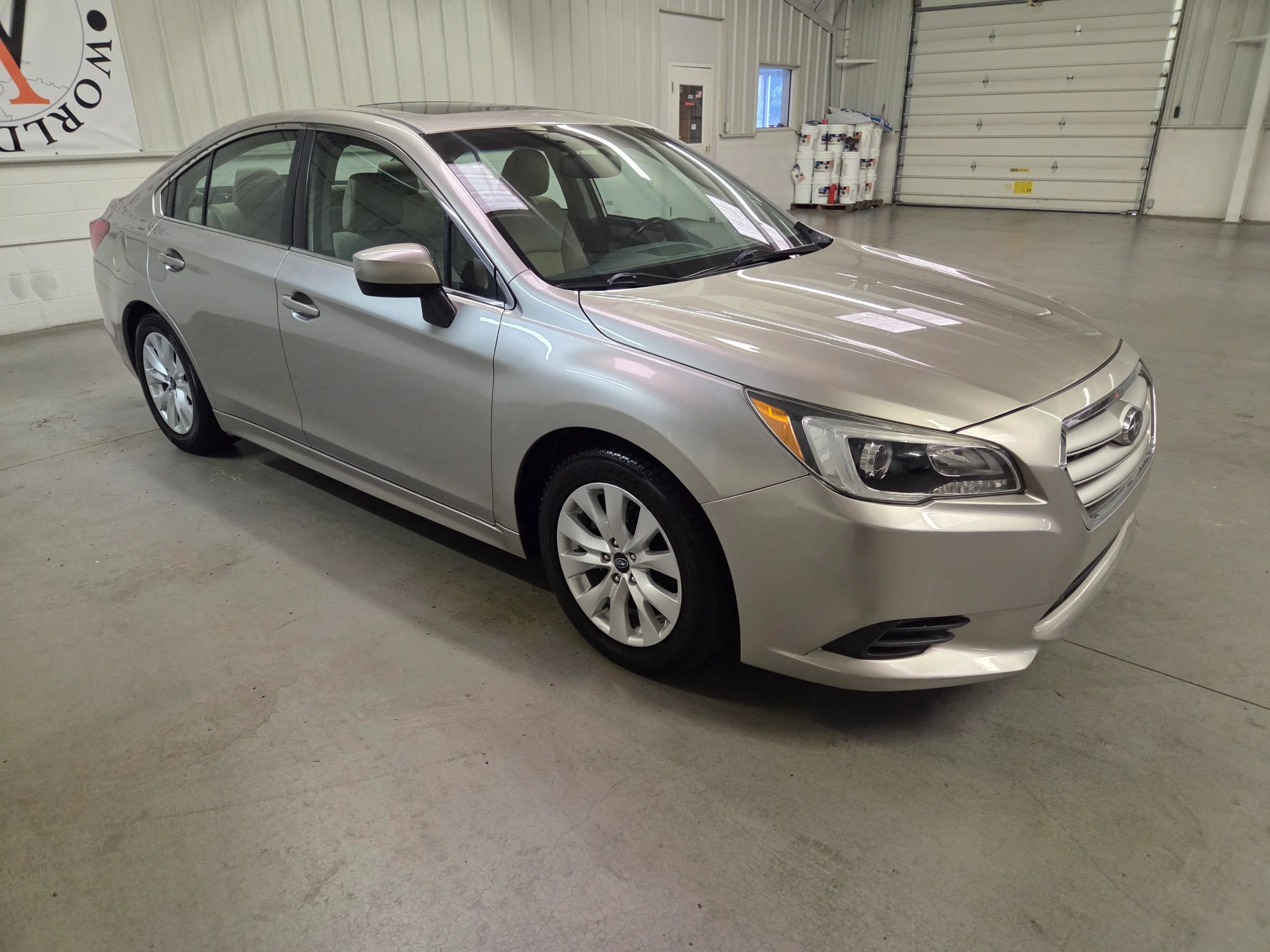 Used 2017 Subaru Legacy 2.5i Premium w/ Moonroof Package AWD/4WD image 10