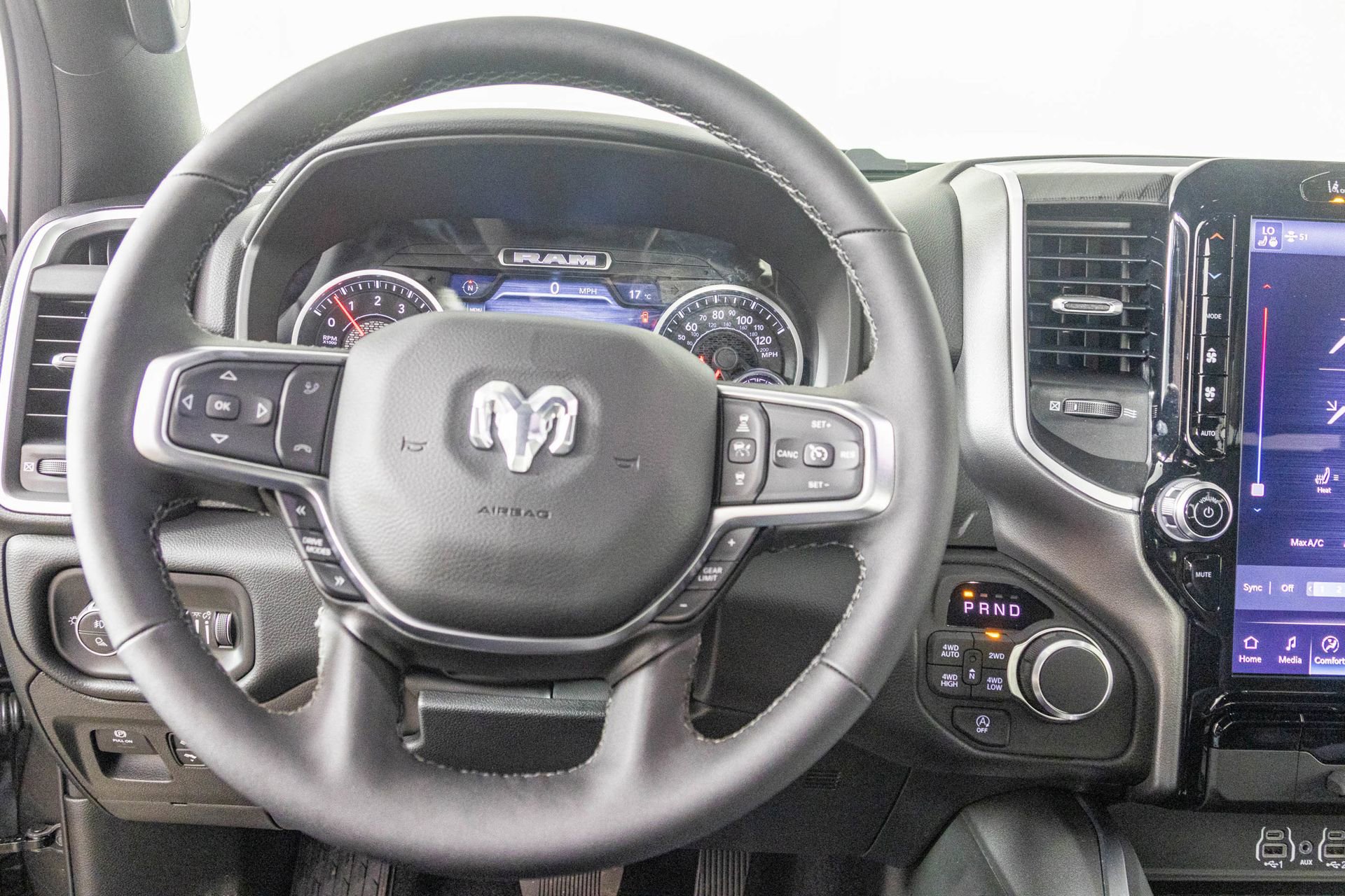 New 2026 RAM 1500 4x4 Crew Cab image 28