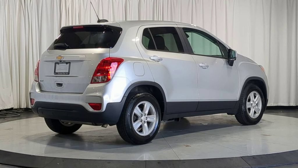 Used 2020 Chevrolet Trax LS w/ Tint and Cruise Package FWD image 10
