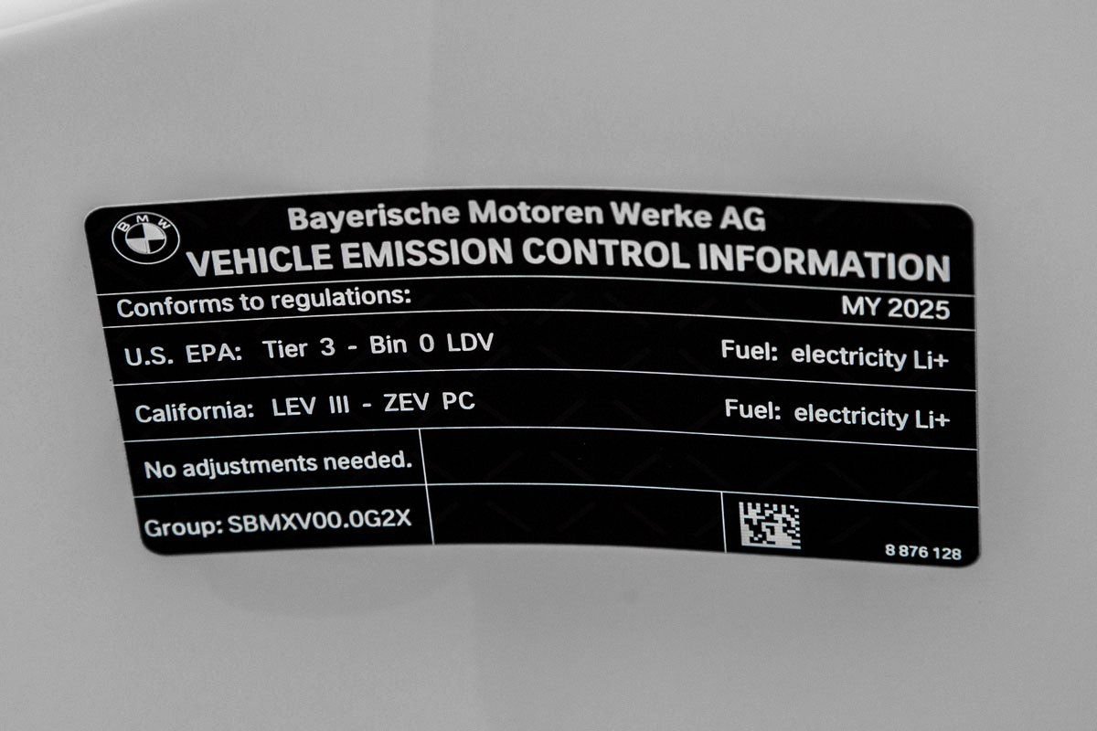 Used 2025 BMW i7 xDrive60 w/ Executive Package AWD/4WD image 42