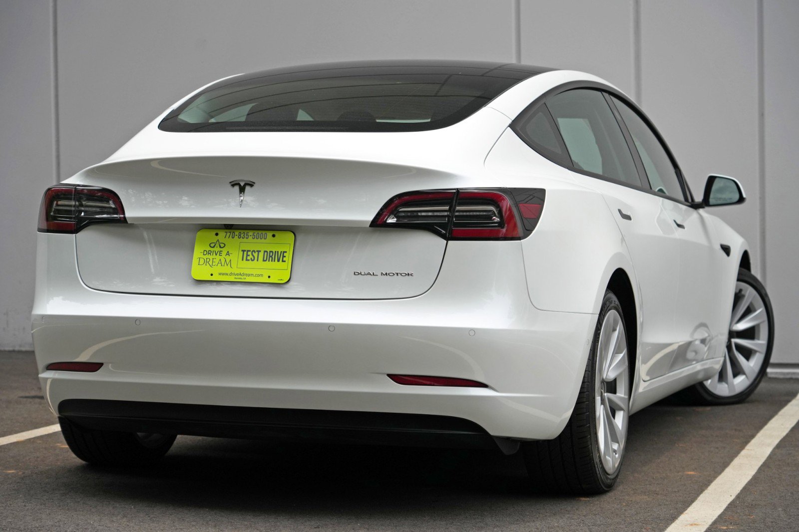 Used 2022 Tesla Model 3 Long Range AWD/4WD image 5