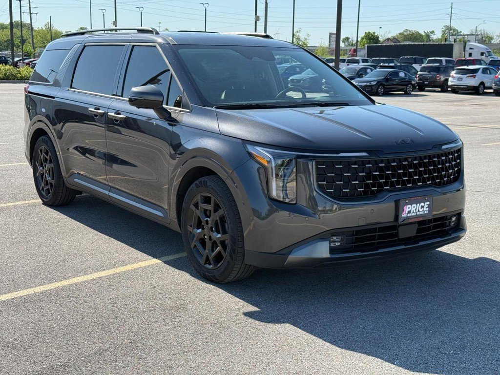 Used 2025 Kia Carnival SX Prestige image 8