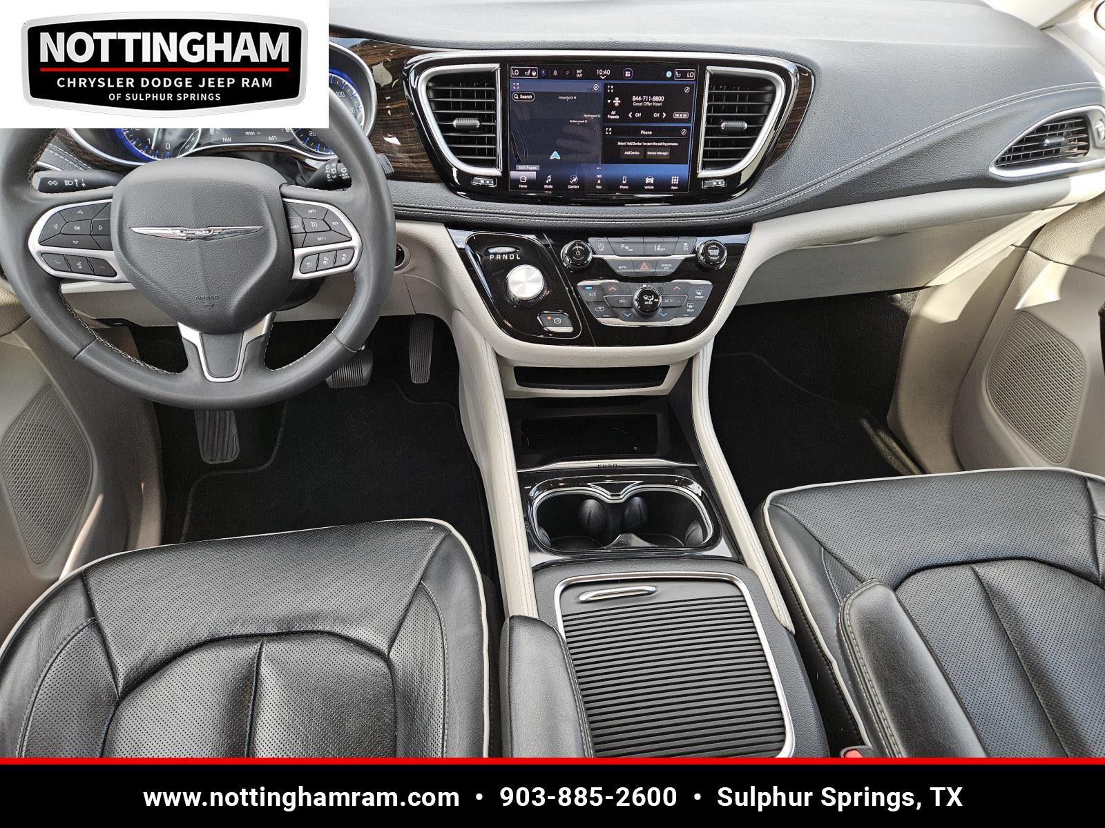 Used 2023 Chrysler Pacifica Limited image 11