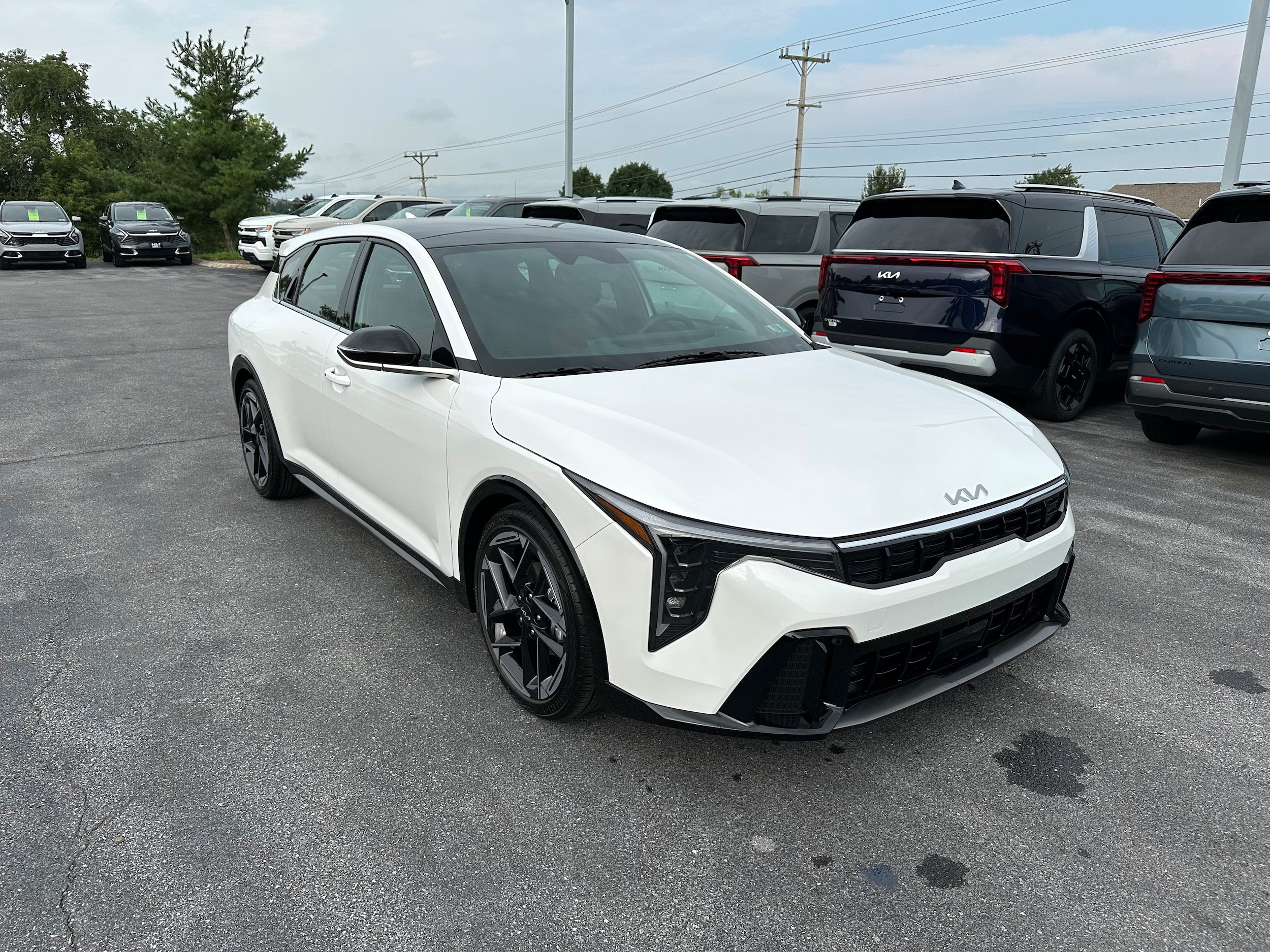 New 2026 Kia K4 GT-Line w/ GT-Line Premium Package FWD image 3