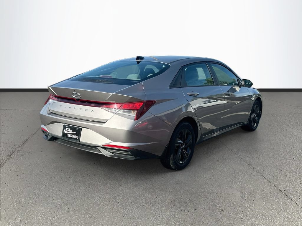 Used 2022 Hyundai Elantra SEL FWD image 7