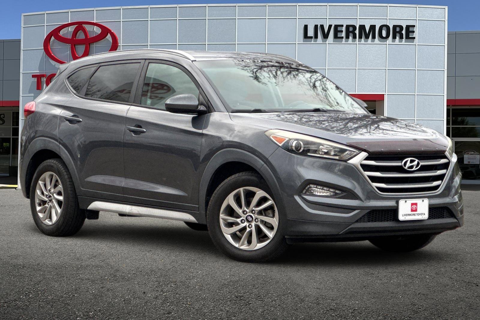 Used 2017 Hyundai Tucson SE image 2