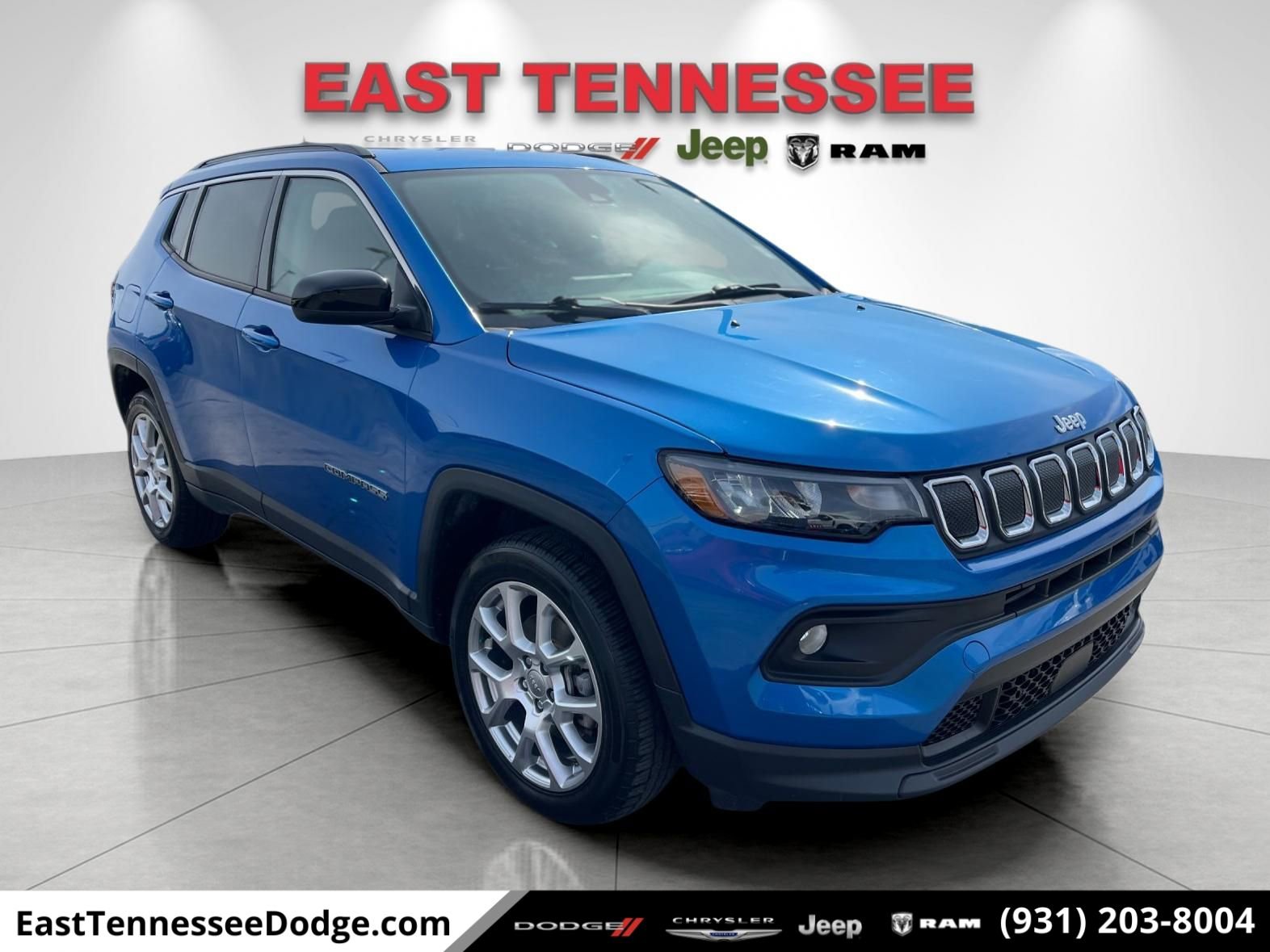Used 2022 Jeep Compass Latitude image 1