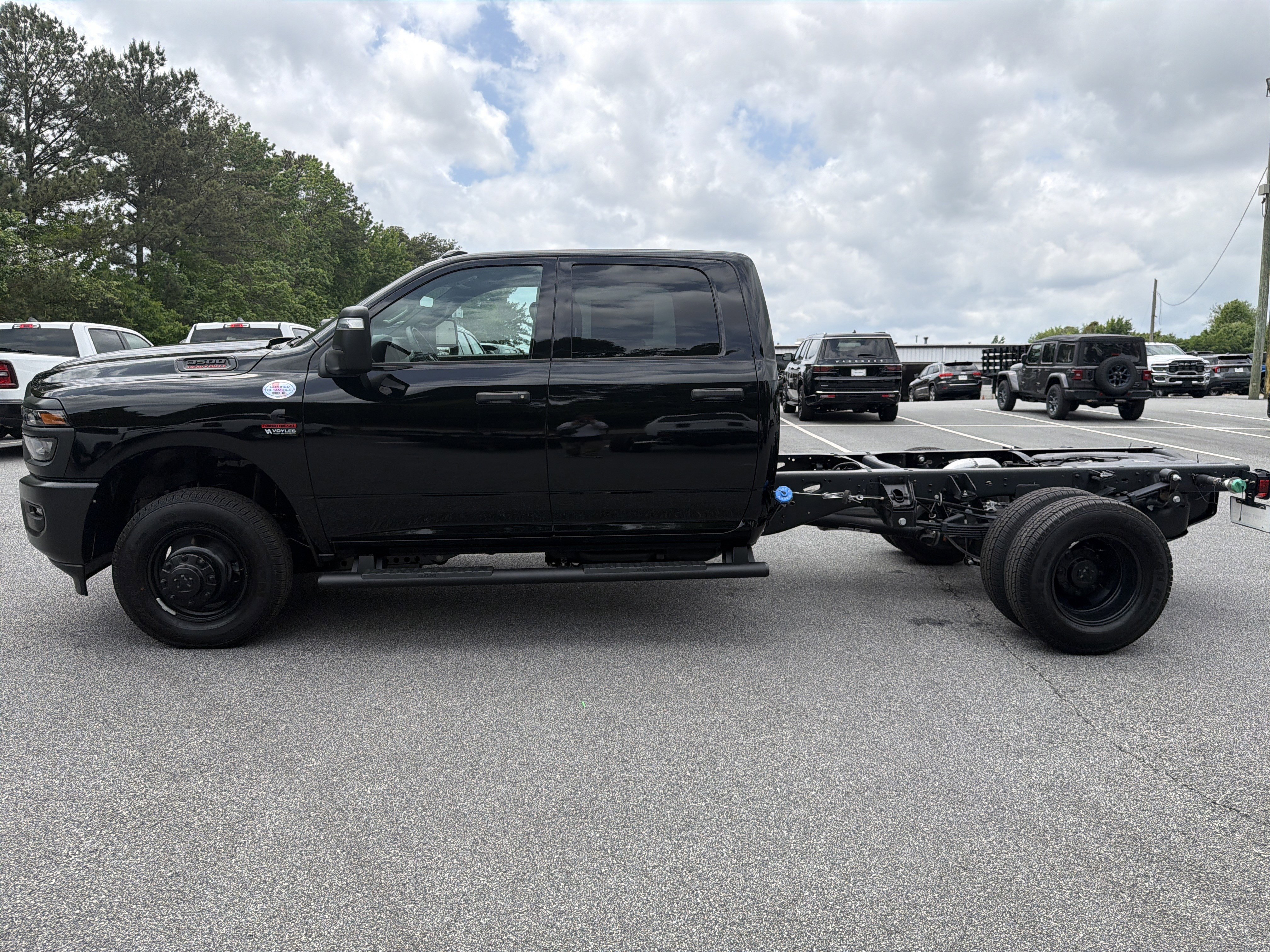 New 2026 RAM 3500 Tradesman AWD/4WD image 4
