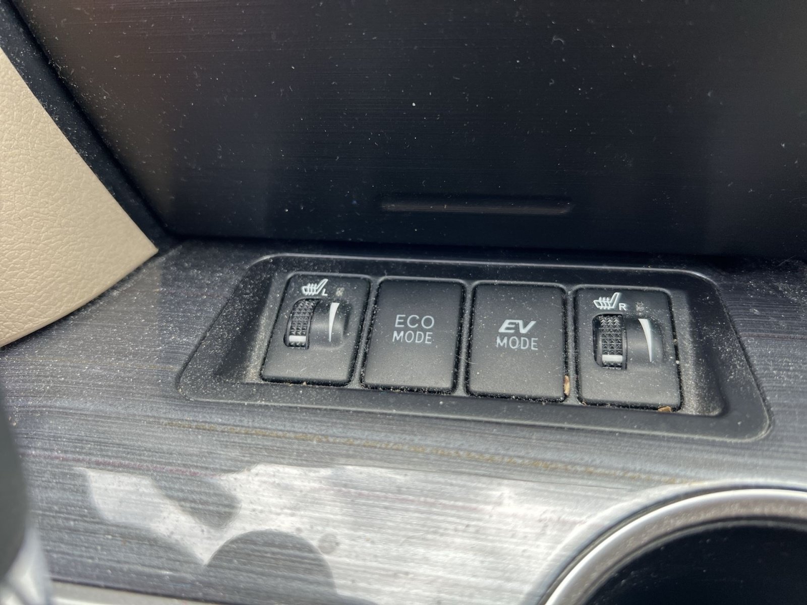 Used 2014 Toyota Camry XLE w/ Leather Package FWD image 26