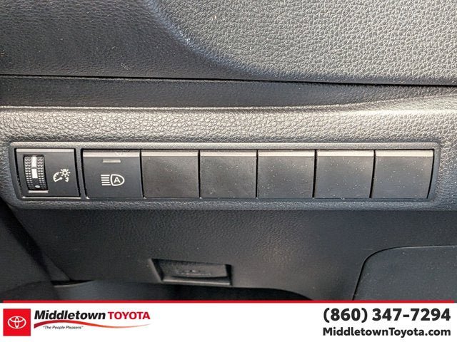 Used 2023 Toyota Corolla SE FWD image 18