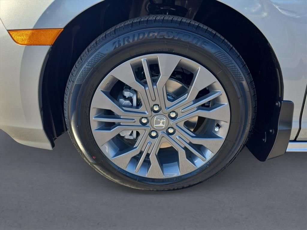 New 2026 Honda Odyssey Touring image 9