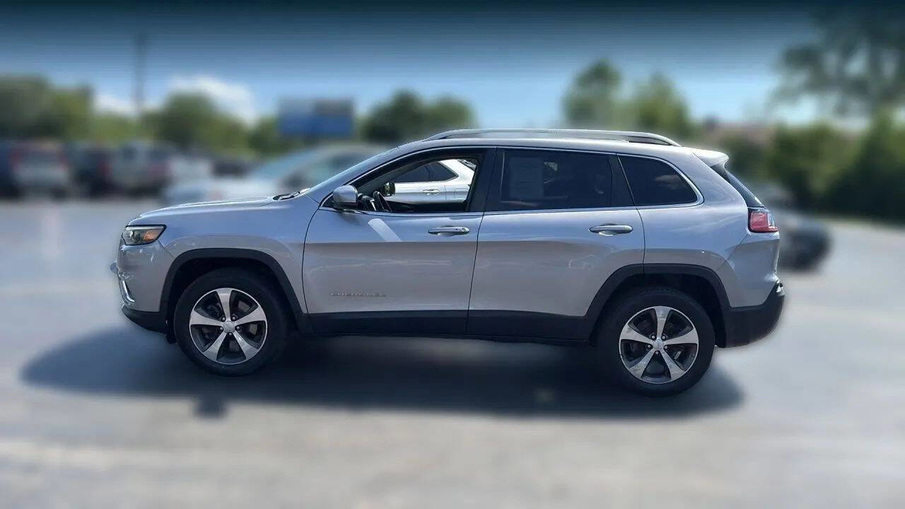 Used 2019 Jeep Cherokee Limited image 4