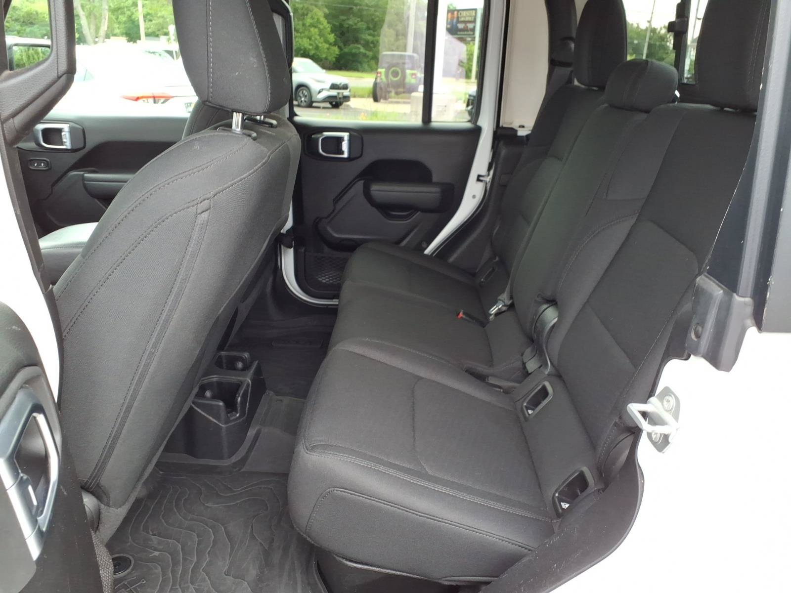 Used 2022 Jeep Gladiator Sport AWD/4WD image 7