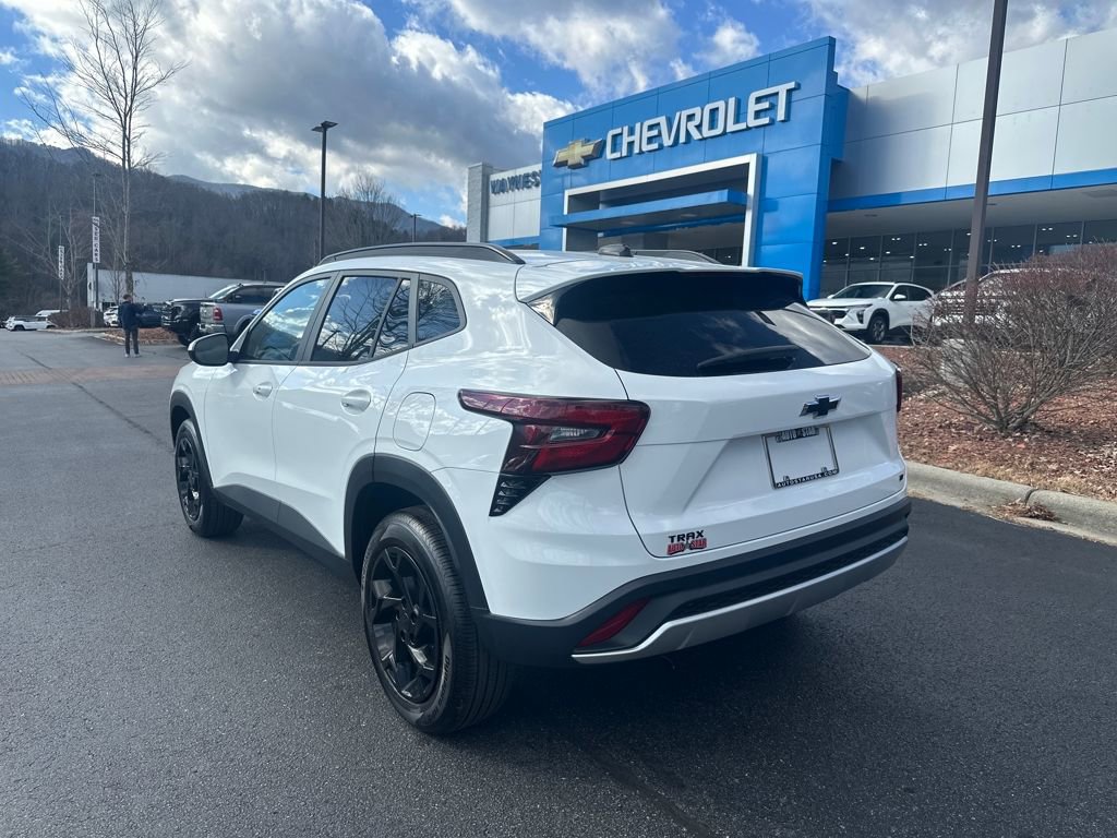 New 2025 Chevrolet Trax LT w/ LT Convenience Package image 30