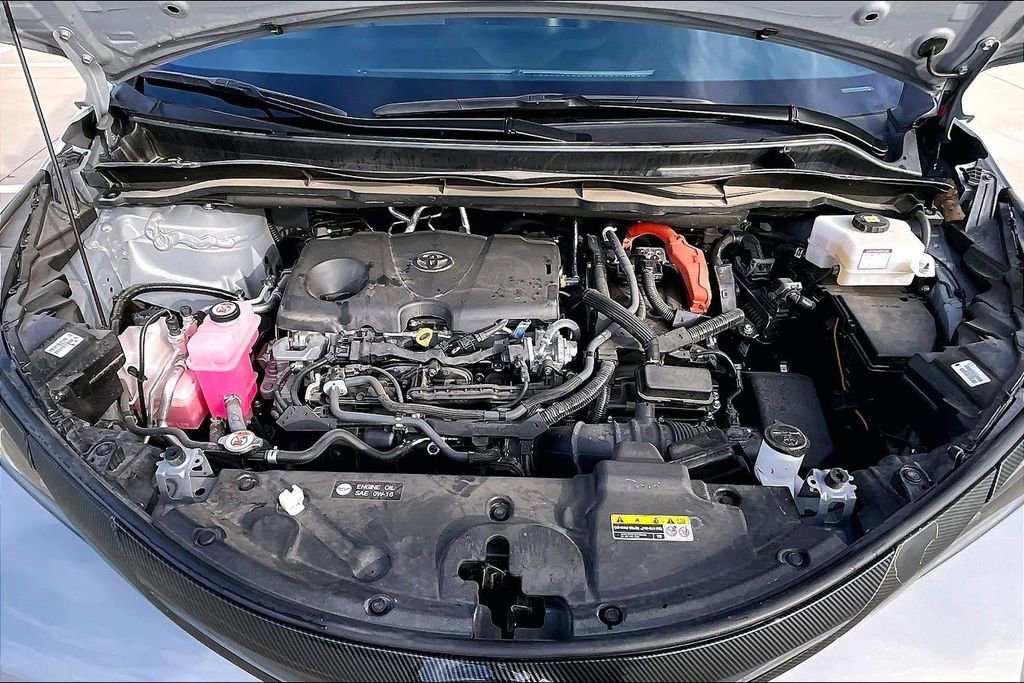 Used 2024 Toyota Sienna XLE Woodland Edition image 10
