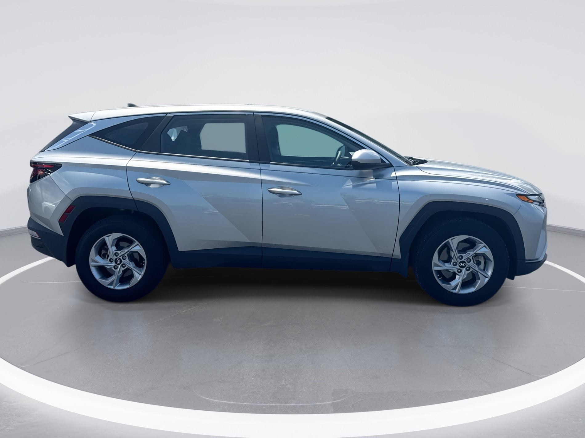 Used 2024 Hyundai Tucson SE FWD image 3
