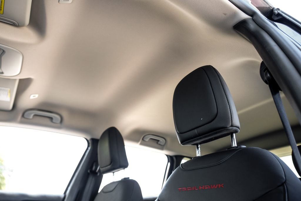 Used 2021 Jeep Renegade Trailhawk image 45