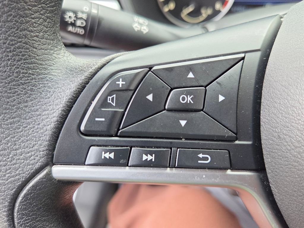 Used 2024 Nissan Altima 2.5 SV image 21