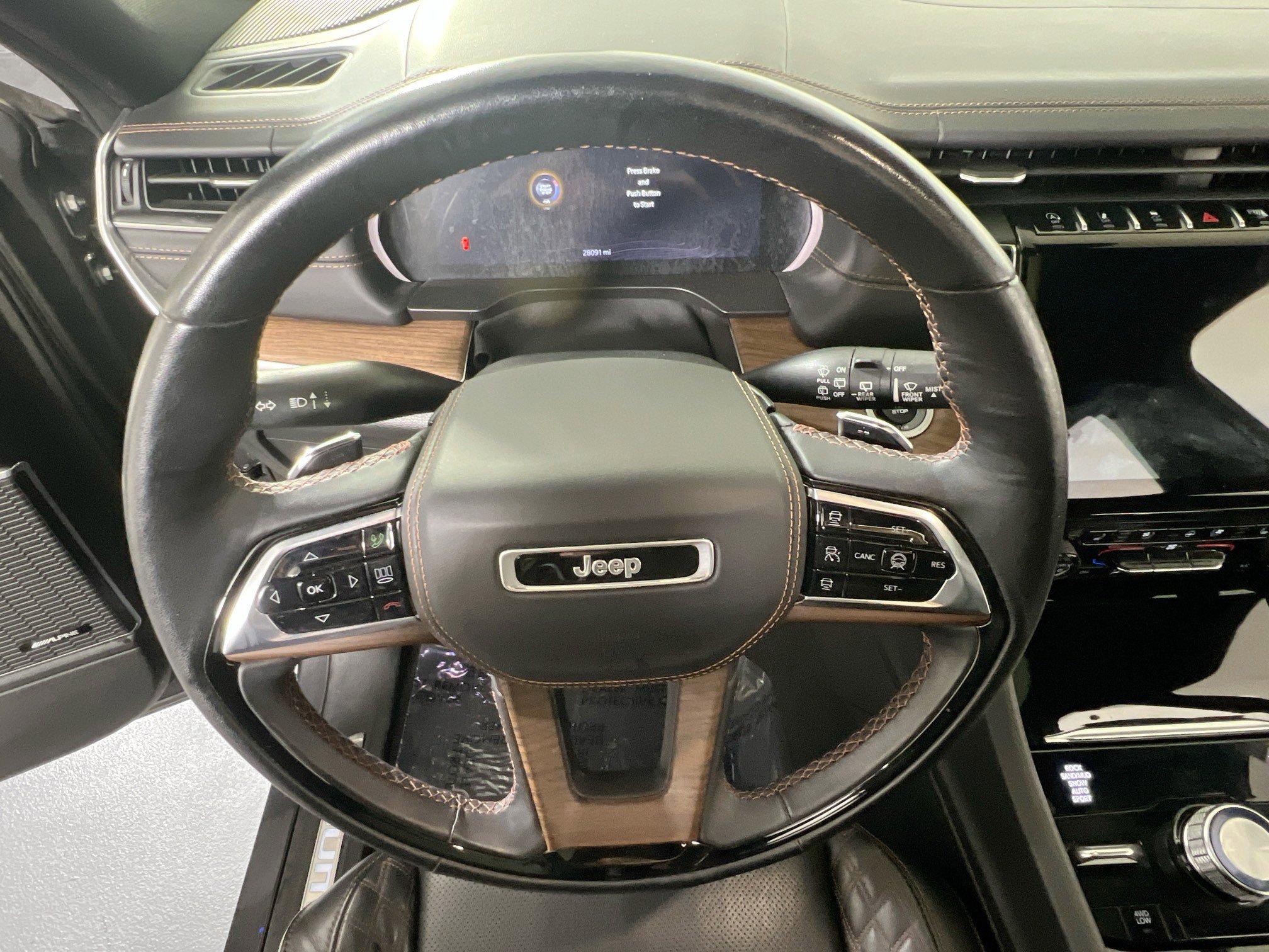 Used 2022 Jeep Grand Cherokee Summit w/ Adv Protech Group IV image 11