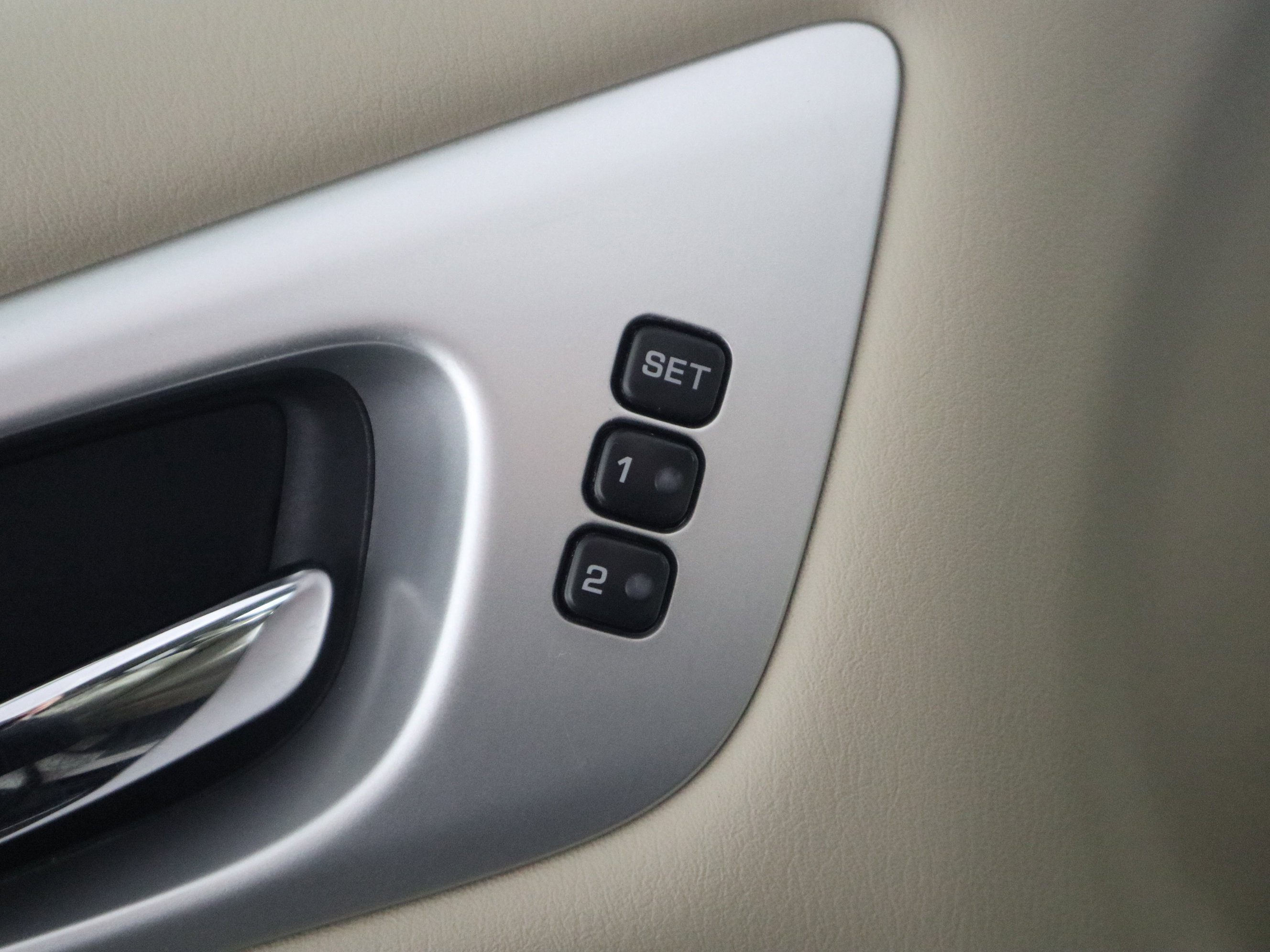 Used 2019 Nissan Pathfinder Platinum AWD/4WD image 40