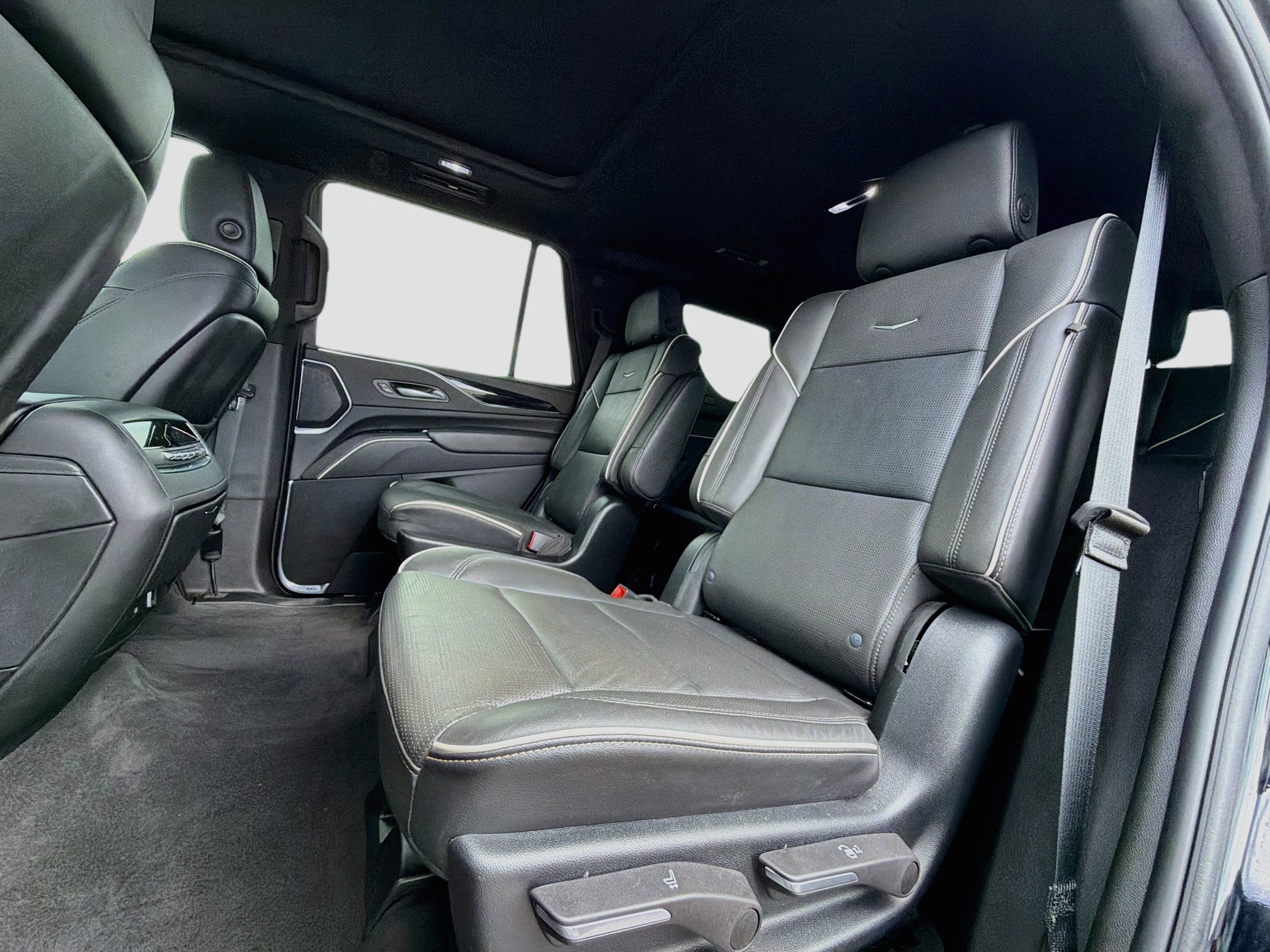 Used 2023 Cadillac Escalade Sport w/ Touring Package RWD image 22