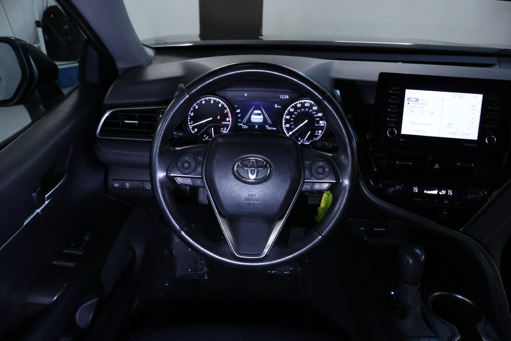 Used 2024 Toyota Camry SE AWD/4WD image 18