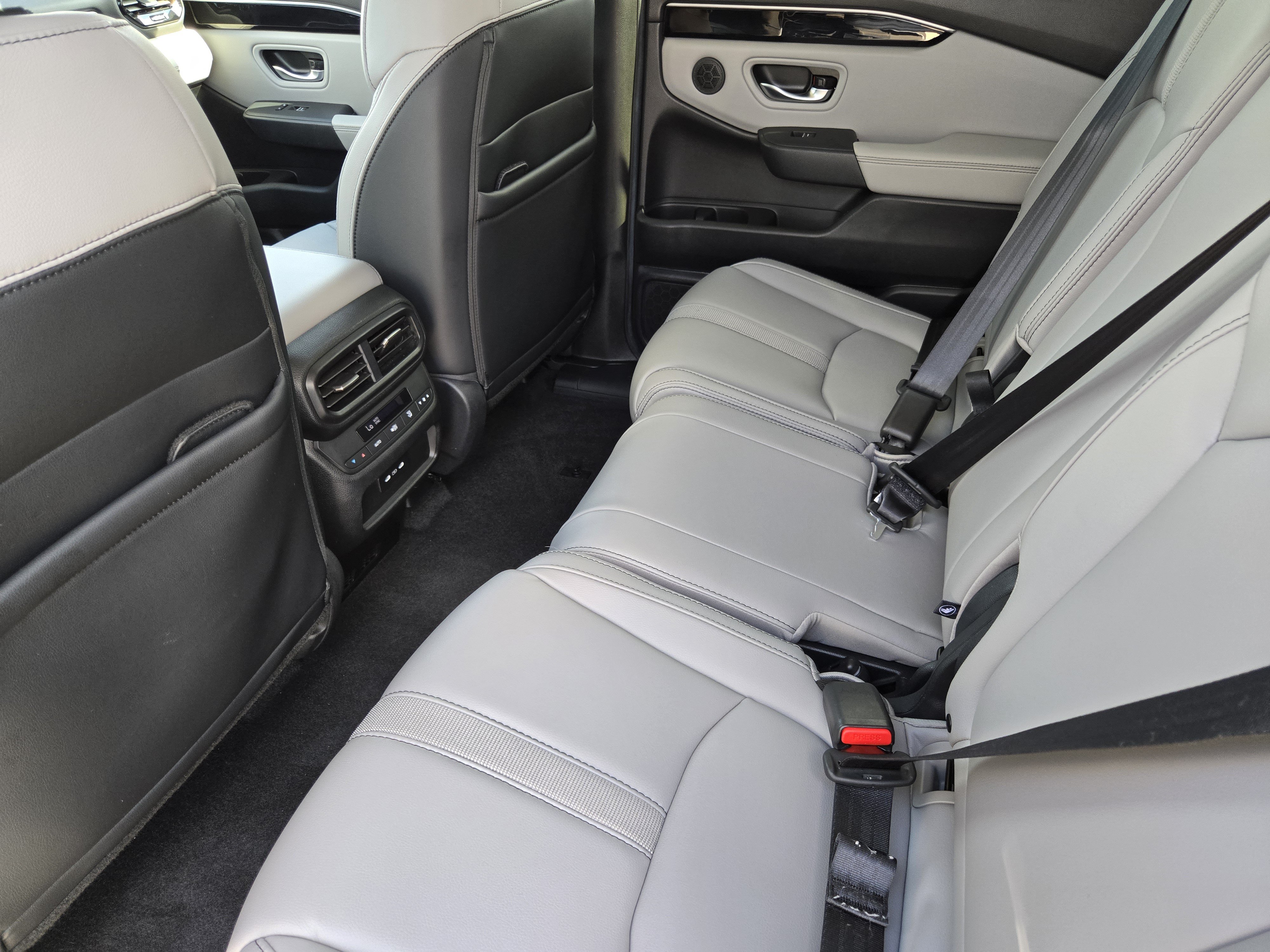 Certified 2025 Honda Pilot EX-L image 30