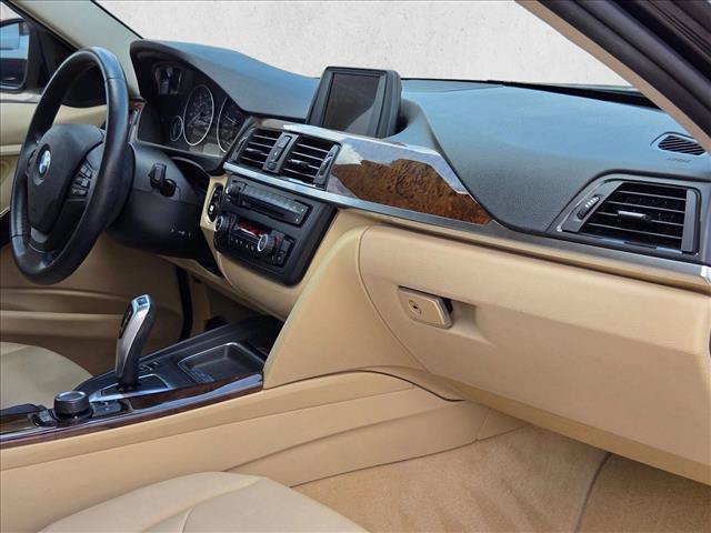 Used 2014 BMW 320i Sedan RWD image 23