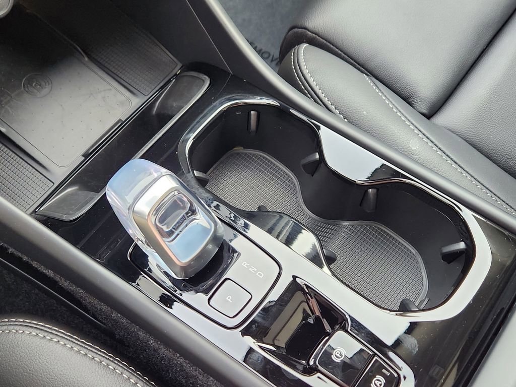 Used 2026 Volvo XC40 B5 Ultra w/ Protection Package Premier AWD/4WD image 16