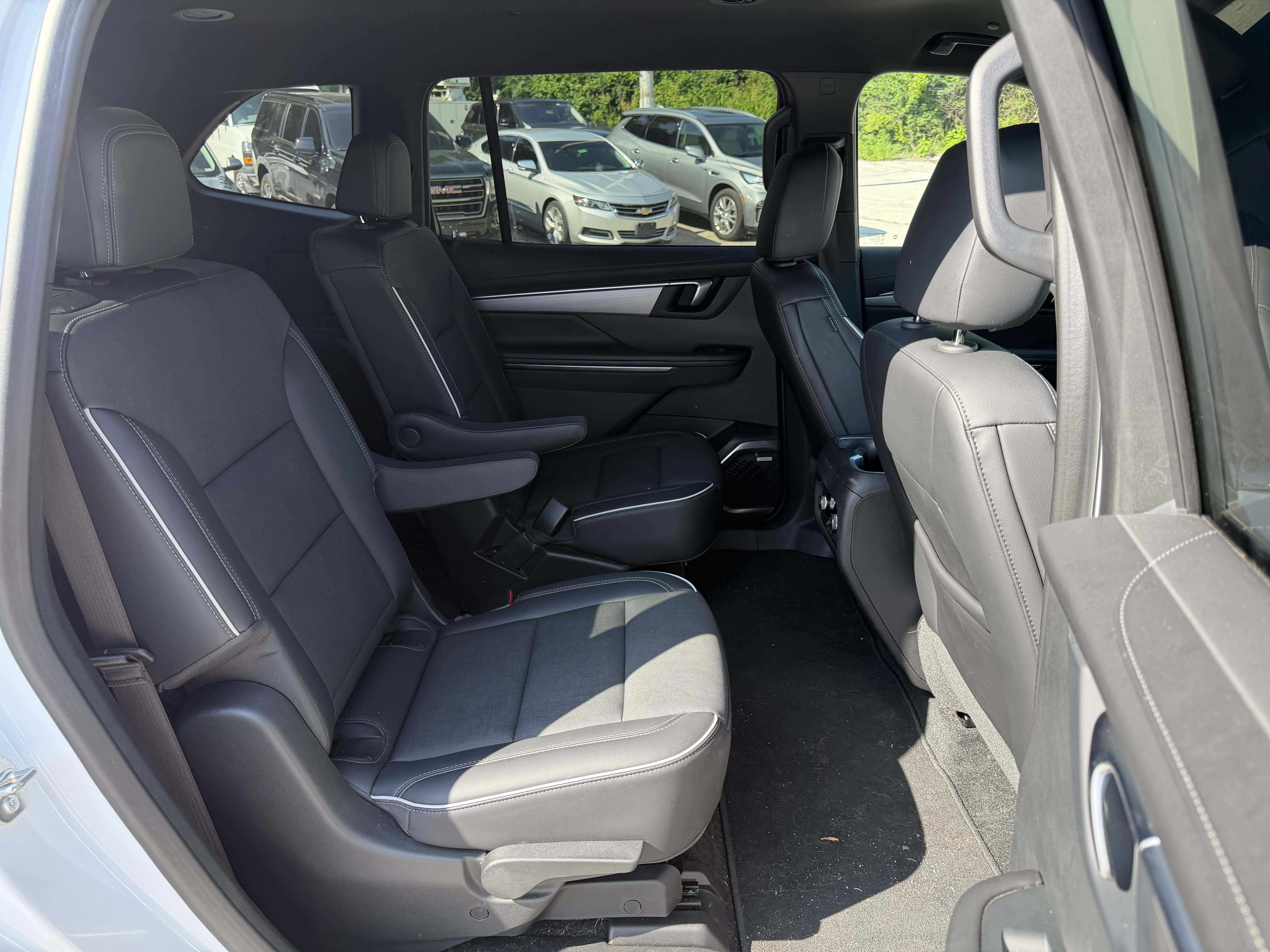 Used 2025 Buick Enclave Preferred FWD image 10