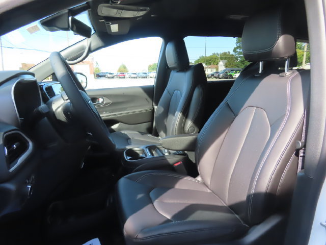 New 2027 Chrysler Pacifica LX FWD image 18