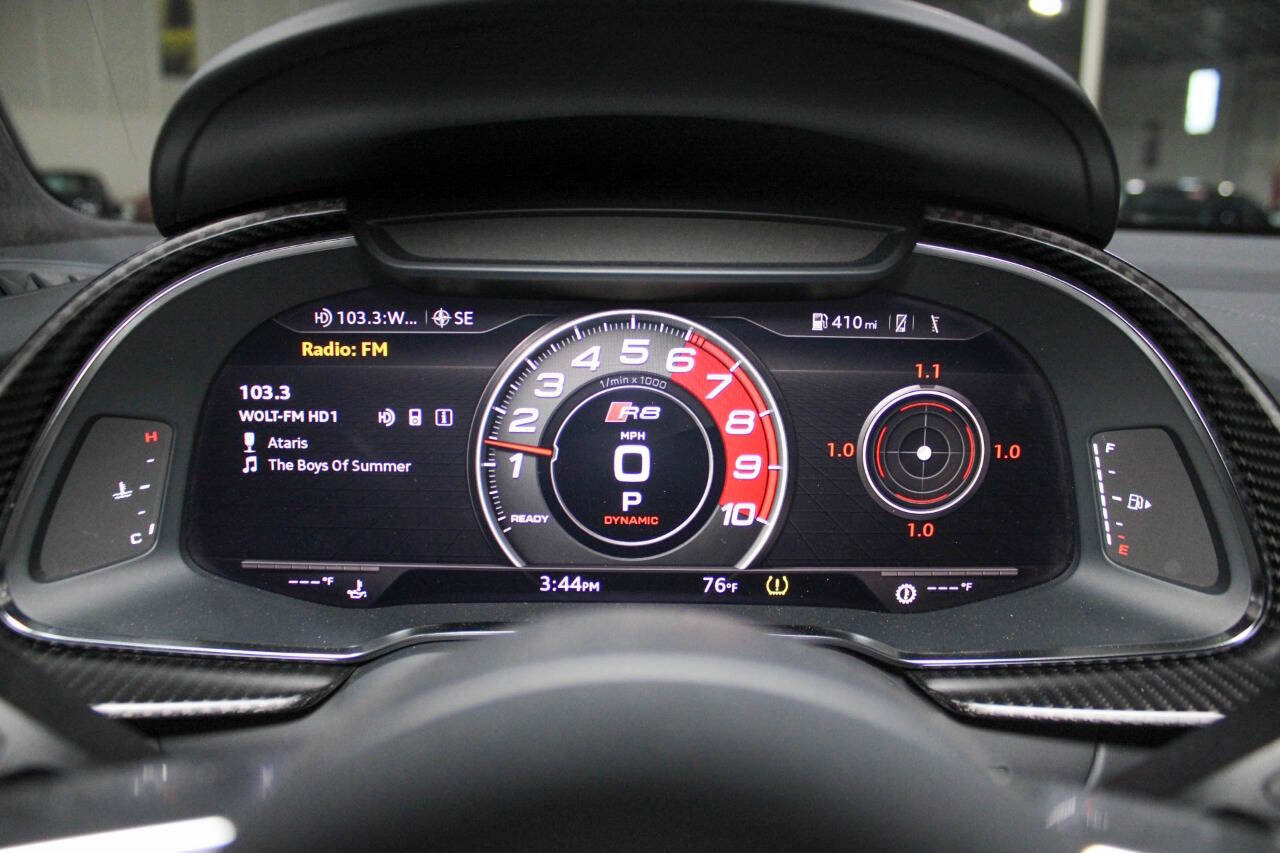 Used 2017 Audi R8 V10 w/ Carbon Exterior Package image 11