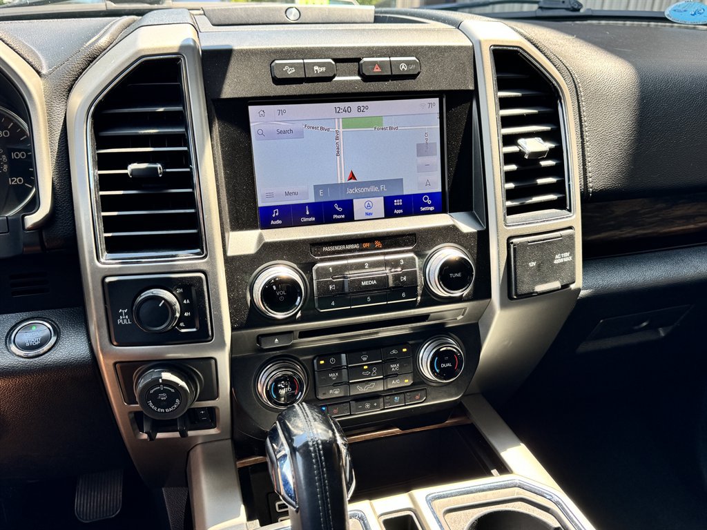 Used 2018 Ford F150 Lariat w/ Equipment Group 502A Luxury AWD/4WD image 10